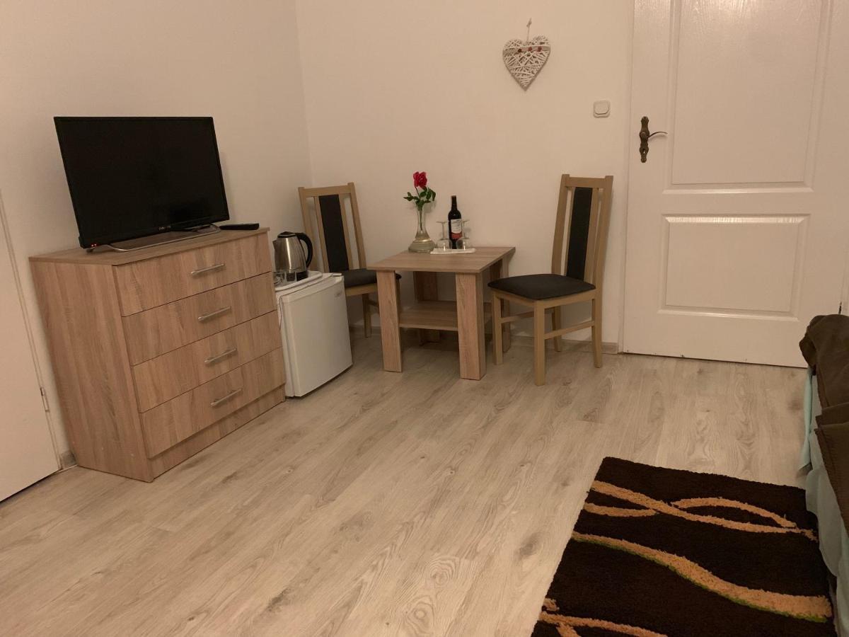 Dom Wczasowy Portowa Przystan 150M Od Plazy Mrzeżyno Esterno foto